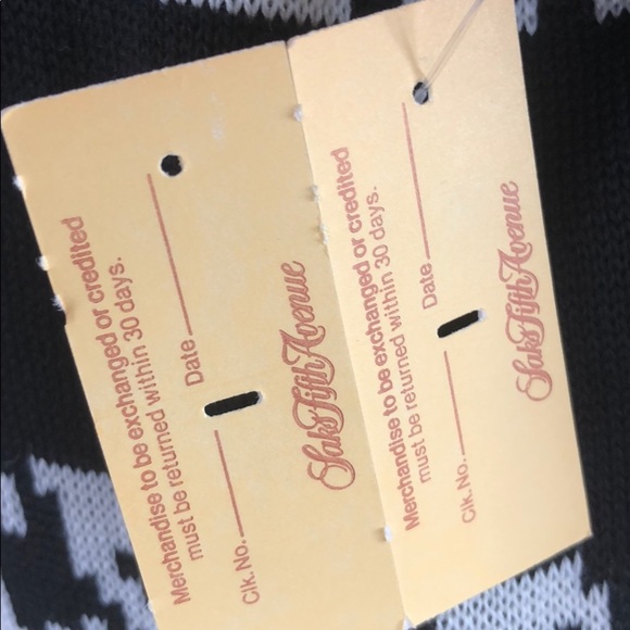 New Saks Fifth Avenue houndstooth fashion scarf - Picture 5 of 5